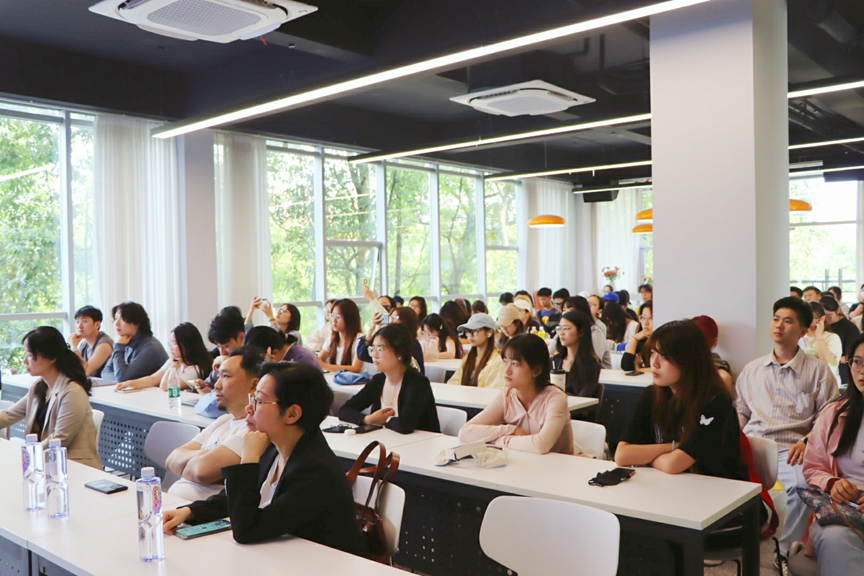 探源·重构·破圈：国博专家白藕为西南交大设计学子解析新时代文创设计-设计艺术学院